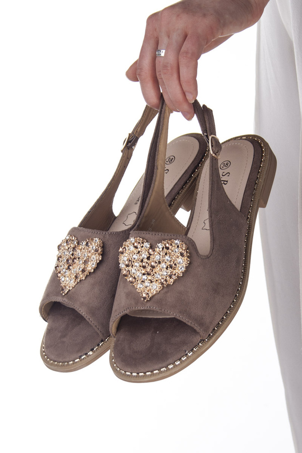 Beżowe sandały damskie z ozdobą biżuterią S.Barski 018 taupe płaskie