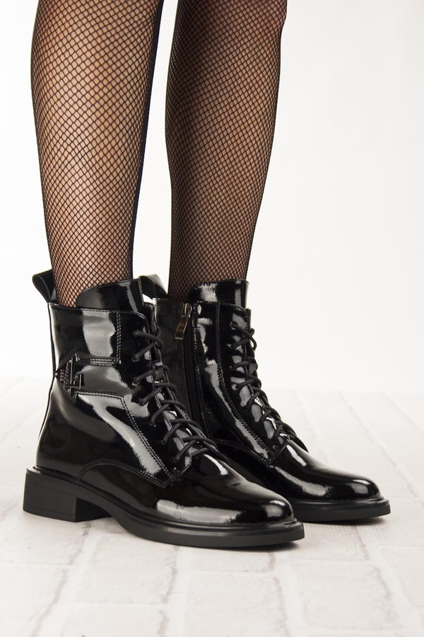 Czarne botki lakierowane damskie Filippo DBT7315/25 BK skórzane