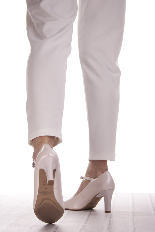 Różowe czółenka na słupku Kotyl 891 róż perła skórzne