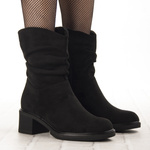 Zamszowe botki na obcasie damskie Potocki 25-51303BK czarne ocieplone