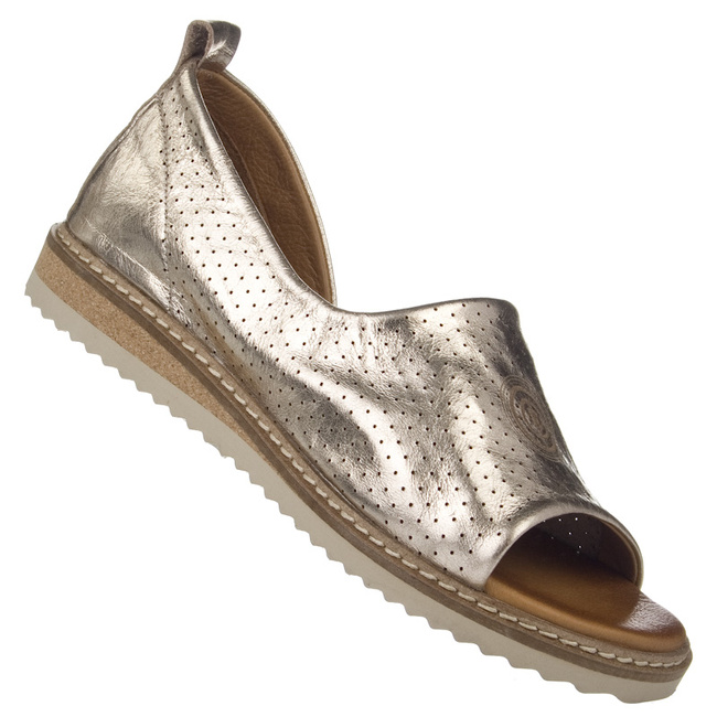 Złote ażurowe sandały damskie Artiker 52C0806 skórzane na koturnie