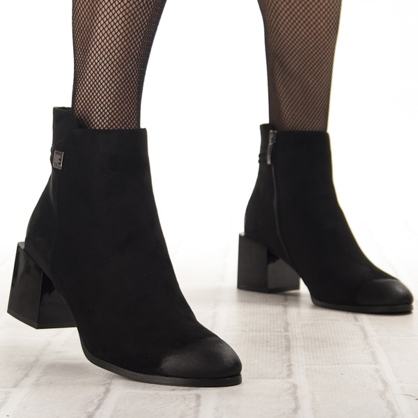 Zamszowe botki damskie Potocki 12743BK czarne ocieplone wygodne