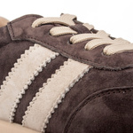 Brązowe sneakersy zamszowe Venezia V408-00395 z paskami naturalna skóra
