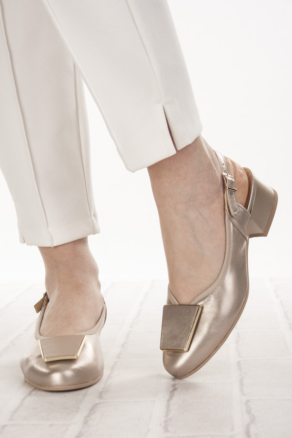 Złote sandały na płaskim obcasie Góral 1994 perła skórzane