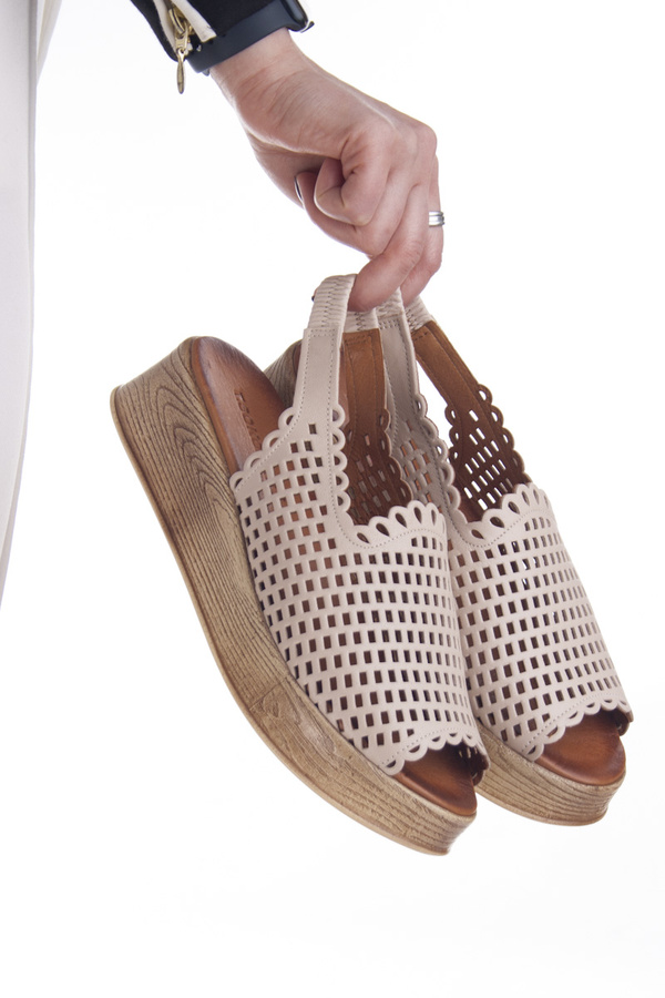 Sandały na platformie damskie beżowe T. Sokolski L25-724 beige