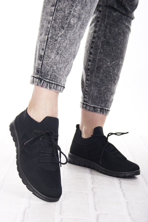 Sneakersy materiałowe damskie Potocki 16329BK czarne buty sportowe