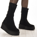 Skórzane Botki na koturnie damskie Maciejka A7161-20/00-7 czarne zamszowe