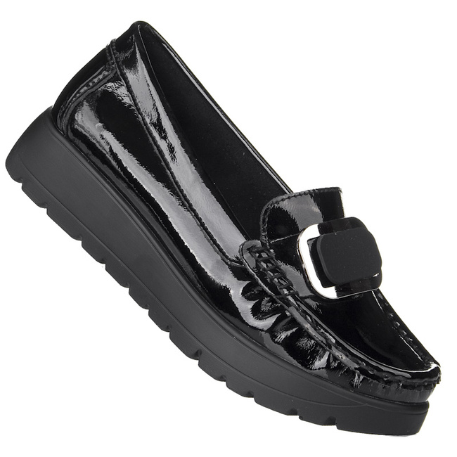 Lakierowane mokasyny damskie Filippo DP7056/25 BK L czarne z ozdobą