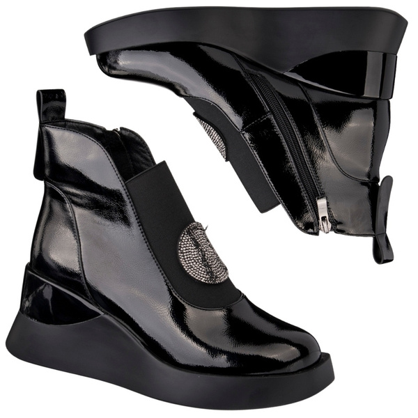 Lakierowane Botki damskie na koturnie D&A S.Barski MR52-104 czarne