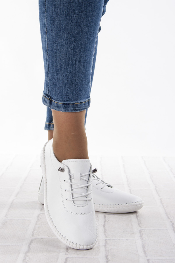 Białe półbuty skórzane T. Sokolski 2023 wht wiązane buty damskie