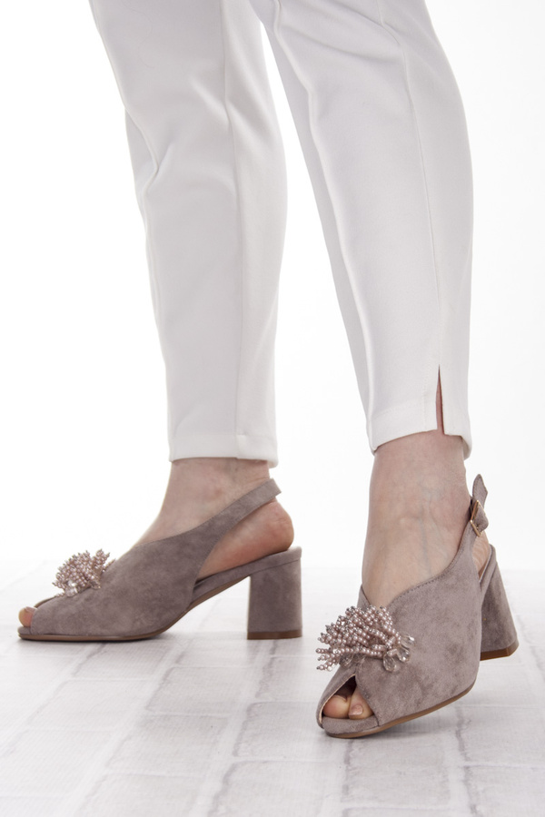 Beżowe sandały z obcasie damskie z ozdobą Potocki 12621KH khaki