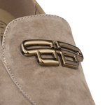 Zamszowe mokasyny damskie Filippo DP7216/25 BE beżowe z ozdobą