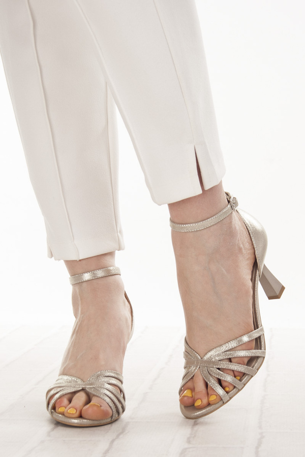 Złote sandałki damskie skórzane Kotyl 4369 złoty ef buty taneczne