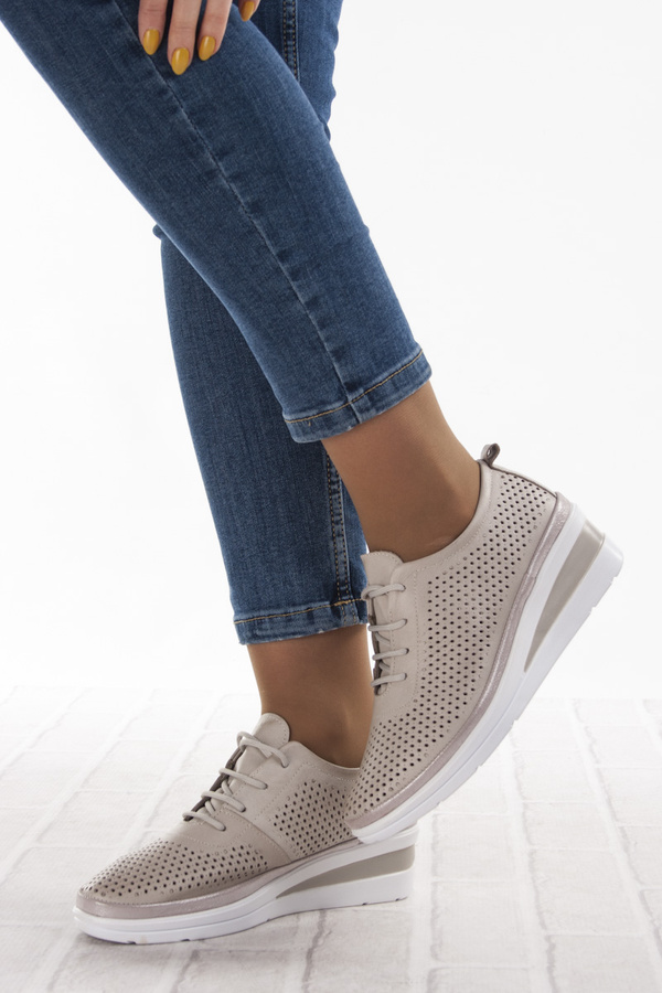 Ażurowe półbuty na koturnie T. Sokolski AMI W26-150 SGREY szare skórzane