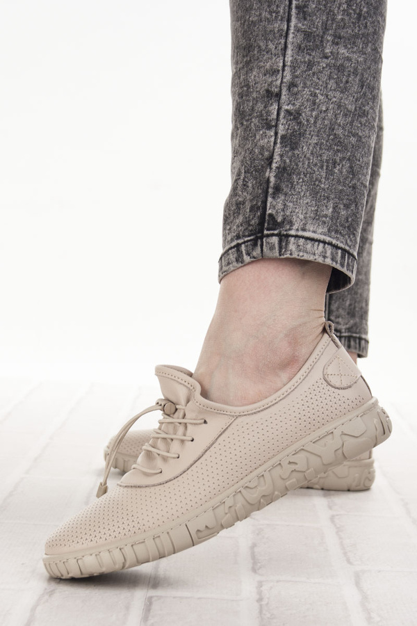 Beżowe półbuty wsuwane damskie T. SOKOLSKI OG 093-1 BEIGE skórzane