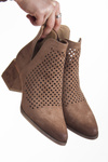 Brązowe ażurowe botki na obcasie Potocki 12356BR kowbojki na wiosnę