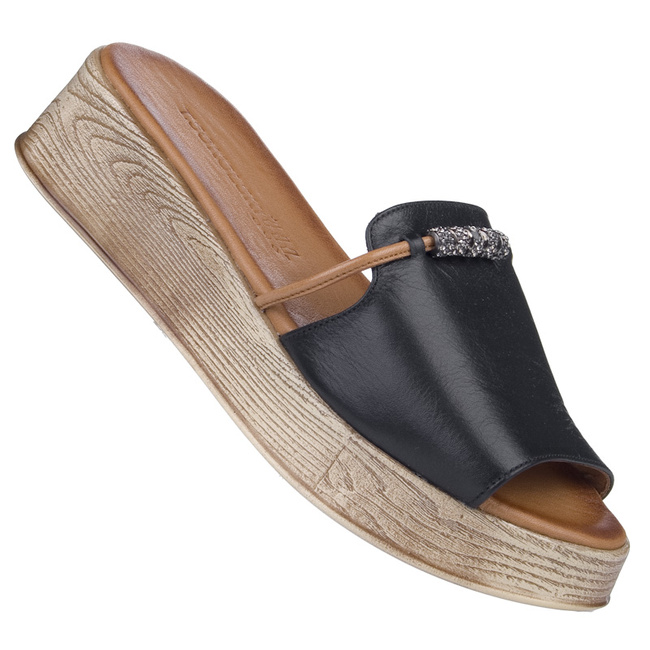 Czarne klapki na platformie skórzane T. Sokolski 749 black z ozdobą