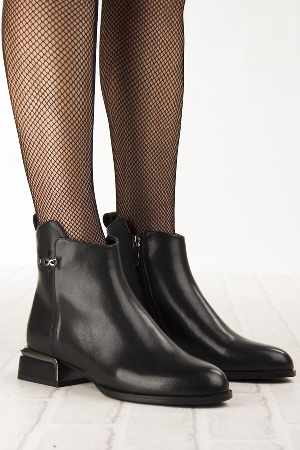 Czarne eleganckie botki damskie Filippo DBT7382/25 BK skórzane ocieplone