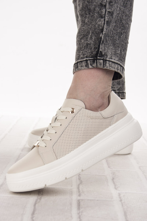 Beżowe sneakersy na platformie ażurowe damskie Filippo 6731 skórzane