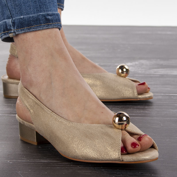 Złote sandałki damskie z kulką T.Sokolski 136 gold S