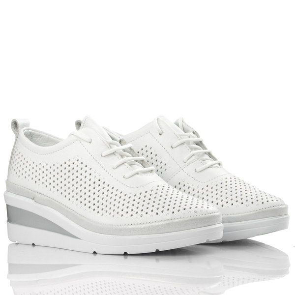 Białe półbuty ażurowe na koturnie T. Sokolski AMI W26-150 skórzane