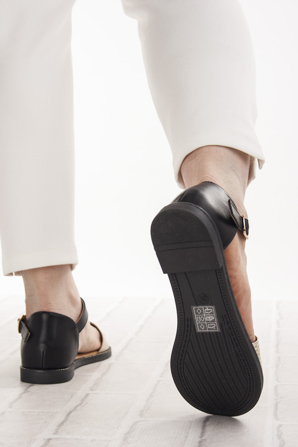 Płaskie sandały damskie Filippo DS6917/25 BK GO czarne złote