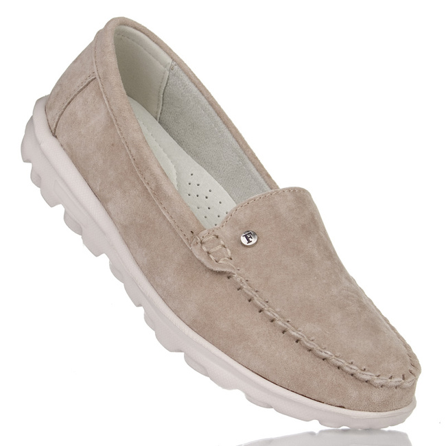 Zamszowe mokasyny damskie Filippo DP6751 BE beżowe na białej podeszwie