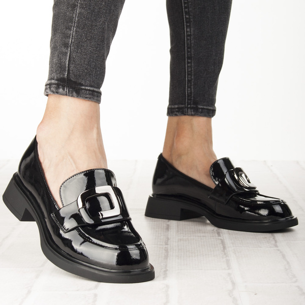 Lakierowane lordsy damskie Filippo DP6186/25 BK czarne z ozdobą