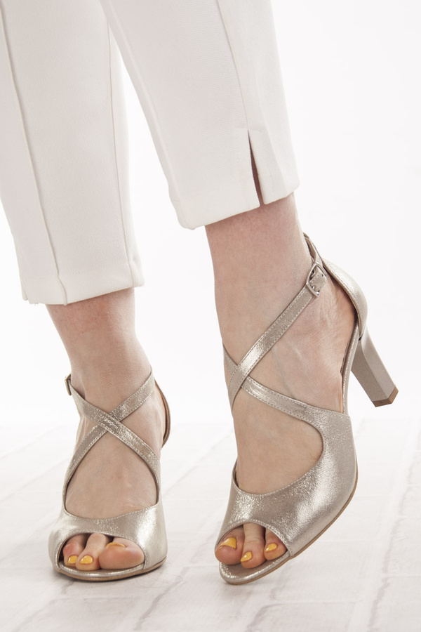 Złote sandałki taneczne ze skóry naturalnej Kotyl 4325 złoty ef