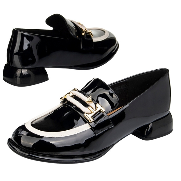 Lakierowane półbuty loafersy damskie Artiker 55C0413 czarne skórzane