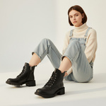 Skórzane trzewiki damskie Filippo DBT7133/25 BK czarne z motylkiem