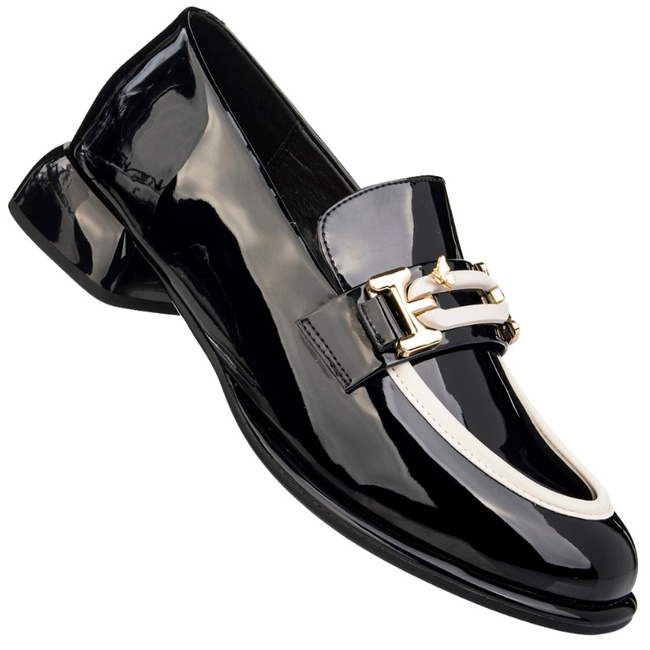 Lakierowane półbuty loafersy damskie Artiker 55C0413 czarne skórzane