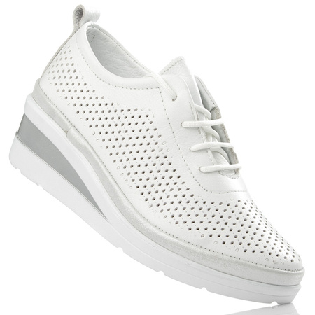 Białe półbuty ażurowe na koturnie T. Sokolski AMI W25-150 skórzane