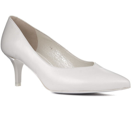 Niskie białe czółenka szpilki damskie Kotyl 0557 ecru lico skórzane