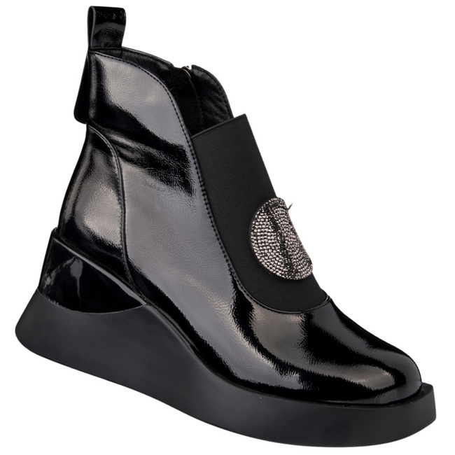 Lakierowane Botki damskie na koturnie D&A S.Barski MR52-104 czarne