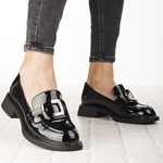 Lakierowane lordsy damskie Filippo DP6186/25 BK czarne z ozdobą