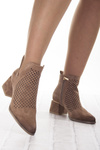 Brązowe ażurowe botki na obcasie Potocki 12356BR kowbojki na wiosnę