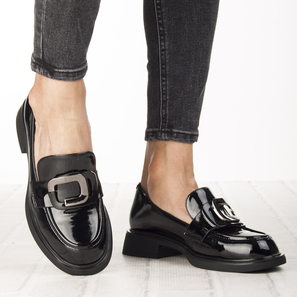 Lakierowane lordsy damskie Filippo DP6186/25 BK czarne z ozdobą