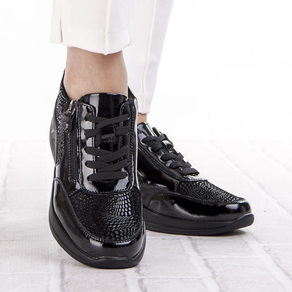 Czarne Półbuty na koturnie damskie Filippo DP6352/24 BK skórzane