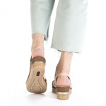 Sandały damskie na koturnie wsuwane różowe Rieker 63778-31 rose