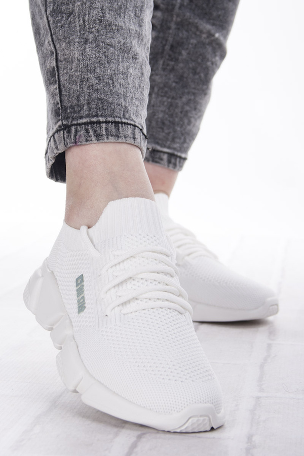 Białe sneakersy sportowe tekstylne Big Star JJ274268 white 