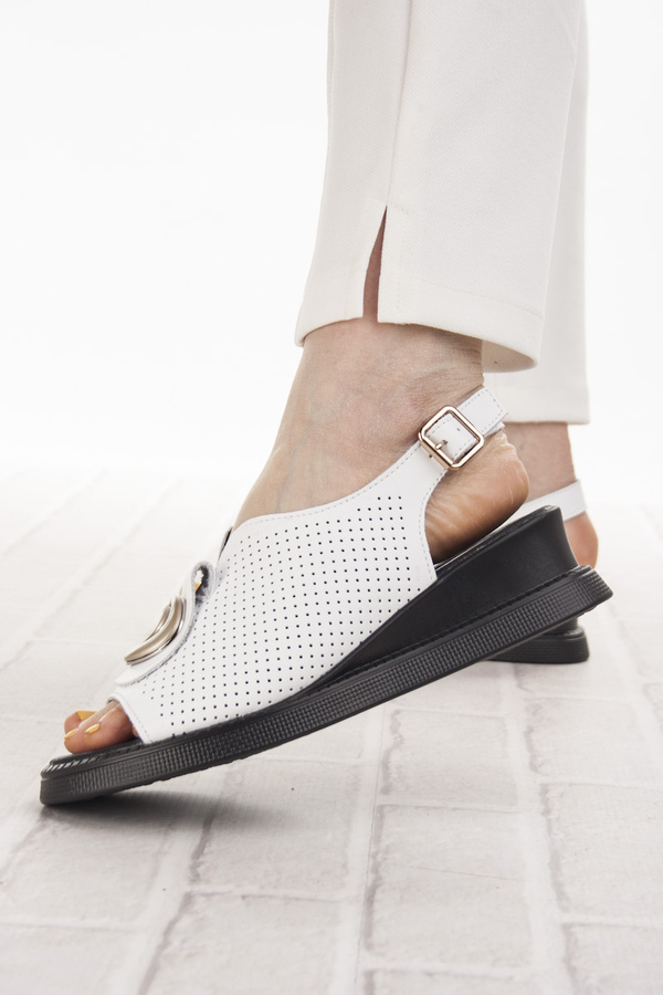 Sandały na koturnie damskie Filippo DS6873/25 WH białe skórzane