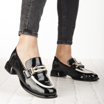 Lakierowane półbuty loafersy damskie Artiker 55C0413 czarne skórzane