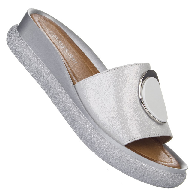 Srebrne klapki na platformie skórzane T. Sokolski 156 silver z ozdobą