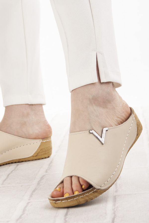 Klapki damskie beżowe T.Sokolski HH L211 Beige skórzane komfortowe