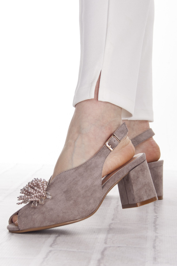 Beżowe sandały z obcasie damskie z ozdobą Potocki 12621KH khaki