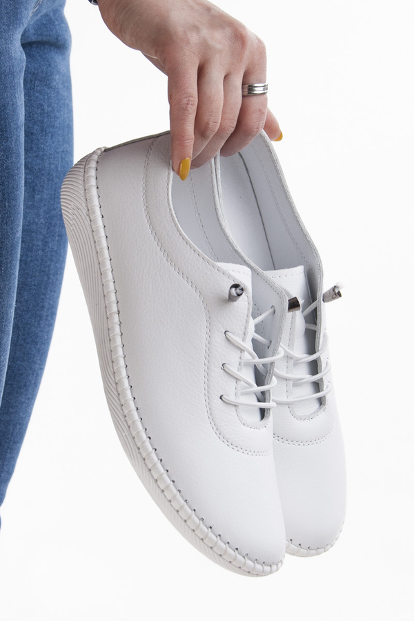 Białe półbuty skórzane T. Sokolski 2023 wht wiązane buty damskie