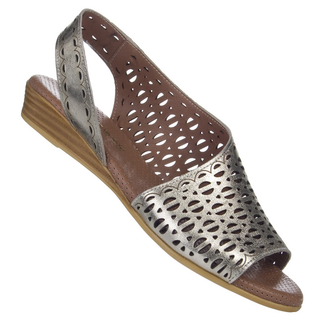 Złote ażurowe sandały damskie Artiker 56C2551 skórzane na koturnie