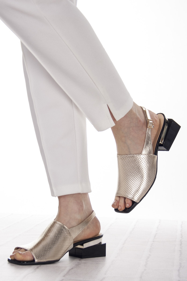 Złote eleganckie sandałki damskie Bioeco Arka 4091 skórzane 