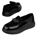 Lakierowane mokasyny damskie Filippo DP7216/25 BK czarne z ozdobą